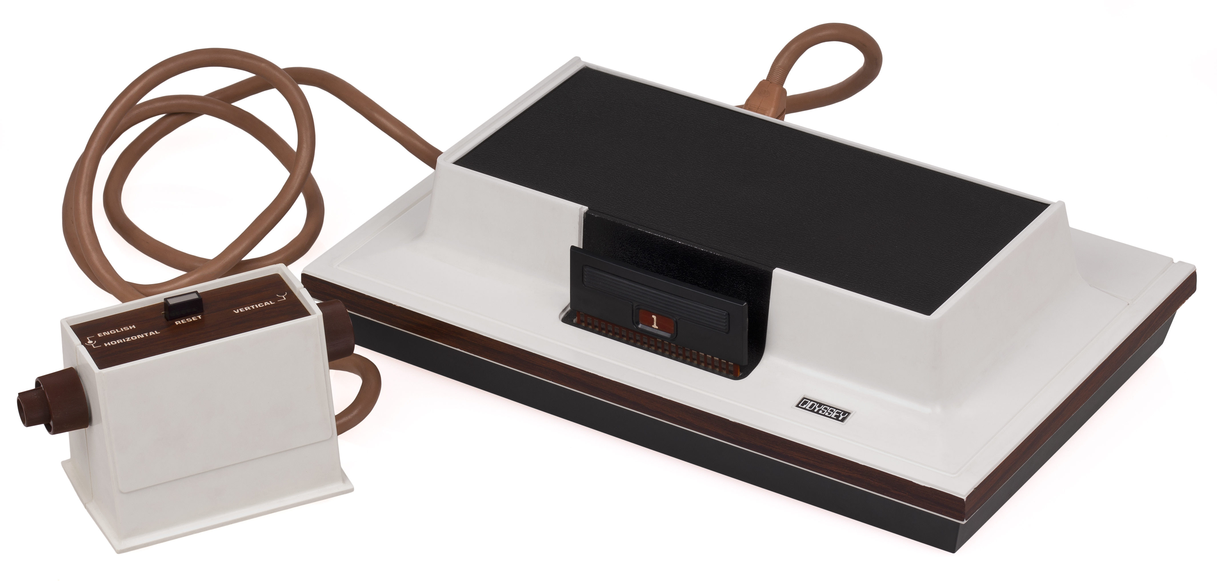 Первые игровые консоли. Консоль Magnavox Odyssey 1972. Игровая приставка Magnavox Odyssey. Первая игровая консоль Magnavox Odyssey. Magnavox Odyssey консоль.